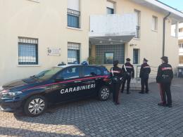 Lite tra vicini, spunta un coltello. Tragedia evitata dai Carabinieri