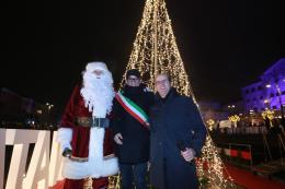 Con Babbo Natale arrivano anche migliaia di persone
