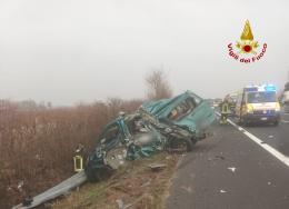 26enne polesana muore nell'inferno di lamiere