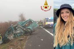 Chiara muore nello schianto, la città sotto choc
