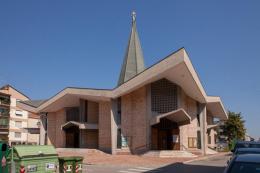 Aggredisce il parroco a colpi di spranga