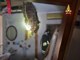 Esplosione in casa, ragazzino ferito
