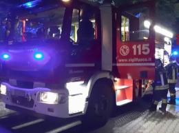Notte di fuoco: brucia un tir, scatta l'allarme