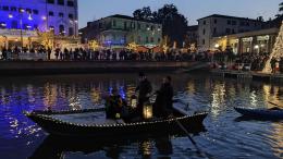 Primo bagno di folla per la Befana