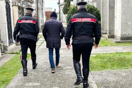 Hanno saccheggiato il cimitero 