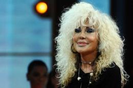 Donatella Rettore: un ritorno esplosivo con "Antidiva Putiferio"