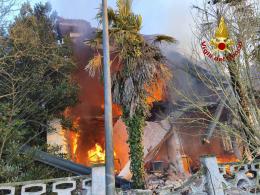 Inferno ed esplosione, ferite mamma e figlia
