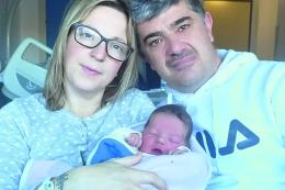 Gabriele ha fretta e nasce in bagno!