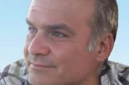 Fabio muore sotto gli occhi della moglie