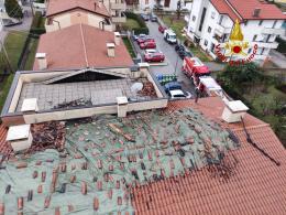 Inferno in città, devastati due appartamenti