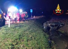 L'auto si ribalta sulla "Direttissima", muore un 20enne