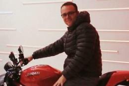 Muore all'improvviso davanti ai genitori