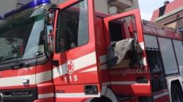 Furgone prende fuoco, salvi due operai