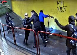 Assalti con coltelli e un pitbull: banda di rapinatori arrestata