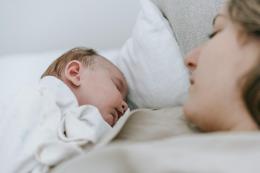 Famiglie e sonno dei bimbi: tre esperte per dare consigli