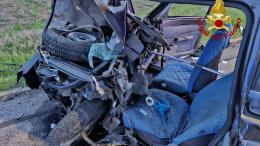 Frontale spaventoso, un morto e due feriti gravi