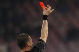 Calci all'arbitro: Under 17 squalificato quattro anni