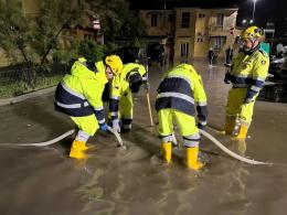 Allarme per il cedimento dell'argine, ma niente panico...