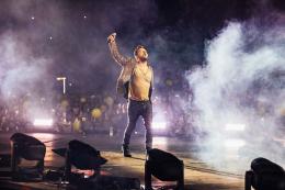Stadi sold out e numeri da record per il nuovo tour di Cesare Cremonini 