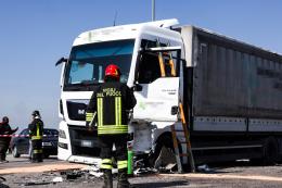 Brutto incidente al ponte, code di chilometri