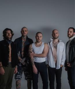 Umberto Emo: il ritorno sul palco tra rock e ironia