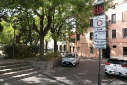 Il giudice: “Piazza Merlin è vietata alle bici”