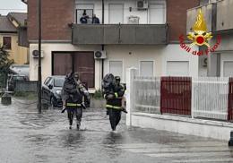Bomba d’acqua, la città si allaga