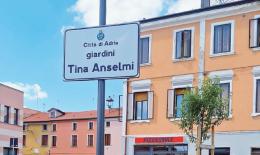 “Tina Anselmi, la targa c’è ancora”