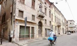 Via Miani, l'ex asilo è un pericolo