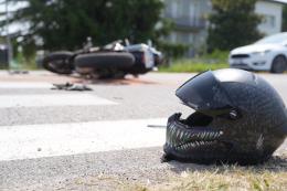 Scontro auto moto, ferito il centauro