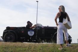 Passa la storia. A tutto gas