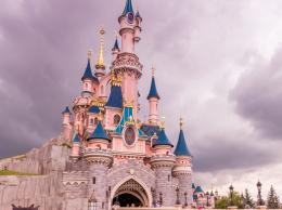Sposa a 9 anni:  sventato il matrimonio shock a Disneyland
