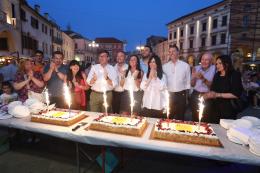 Maxitorta e musica: è decollata l'estate di Rovigo