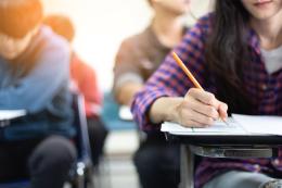 Maturità 2025: da Hitler pacifista a D'Annunzio “estetista”