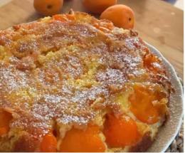 Torta rovesciata con albicocche