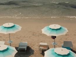 Tragedia sulla spiaggia, muore un 17enne