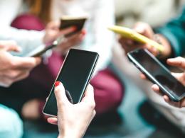 Denuncia i genitori perché le staccano internet