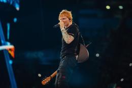 Ed Sheeran fa tremare Oslo: il concerto diventa un fenomeno sismologico