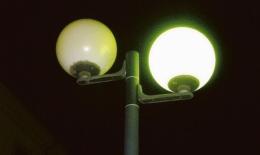 Sei lampioni a energia solare