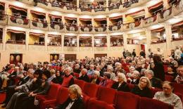 La platea del Sociale si rinnova