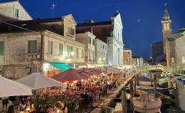 Riva Vena tra movida e proteste