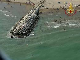 Bimbo di 6 anni scompare in mare