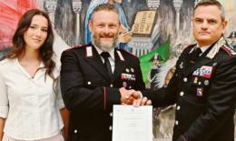 Malore in piscina, militare la salva