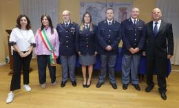La questura saluta quattro colonne