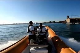 Malore in mare, salvato 11enne