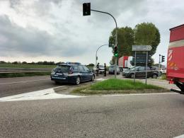 Scontro a tre in viale Amendola, traffico in tilt