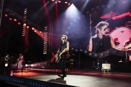 Ligabue infiamma Piazza Bra con un concerto a sorpresa