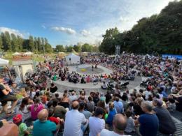 Mestre, il parco si trasforma in un cielo di bolle