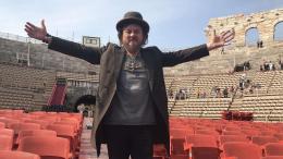 Zucchero infiamma l’Arena di Verona: la prima notte di blues per i suoi 70 anni