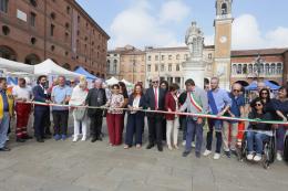 La Festa dei volontari colora le piazze di Rovigo
